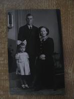 Antieke oude Vintage familie gezin foto 3, Verzamelen, Foto's en Prenten, 1940 tot 1960, Foto, Zo goed als nieuw, Verzenden