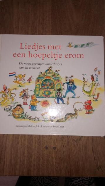 Boek en 5 cd’s : liedjes met een hoepeltje erom .  beschikbaar voor biedingen