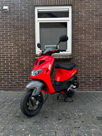 Zip SP 98 / Fastrider Fluo Rosso Brom 45KM/H Malossi YSS ESM beschikbaar voor biedingen
