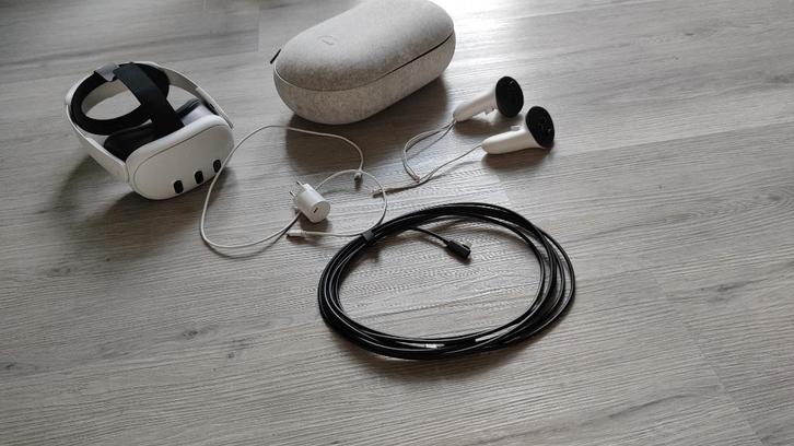Meta Quest 3 met accessoires, Spelcomputers en Games, Virtual Reality, Gebruikt, Overige platformen, VR-bril, Ophalen of Verzenden
