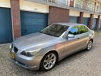 BMW 5-Serie 520i 2.2 EXE Automaat Clima-Cruise-Navi-PDC-NAP, Grijs, 170 pk, Sedan, Zilver of Grijs