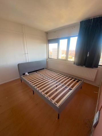 Bedframe beschikbaar voor biedingen