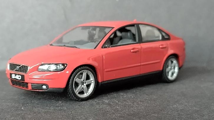 Volvo s40 1:43 Minichamps Pol, Hobby en Vrije tijd, Modelauto's | 1:43, Ophalen of Verzenden