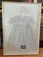 Antiek Ingelijst Doopjurkje met Mutsje, Antiek en Kunst, Antiek | Kleding en Accessoires, Ophalen