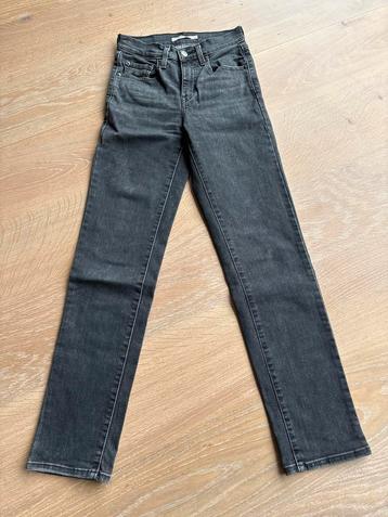 Levi’s 724 high rise straight maat 25/30 in de kleur grijs. beschikbaar voor biedingen