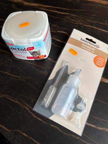 Kitten melk met flesje beschikbaar voor biedingen
