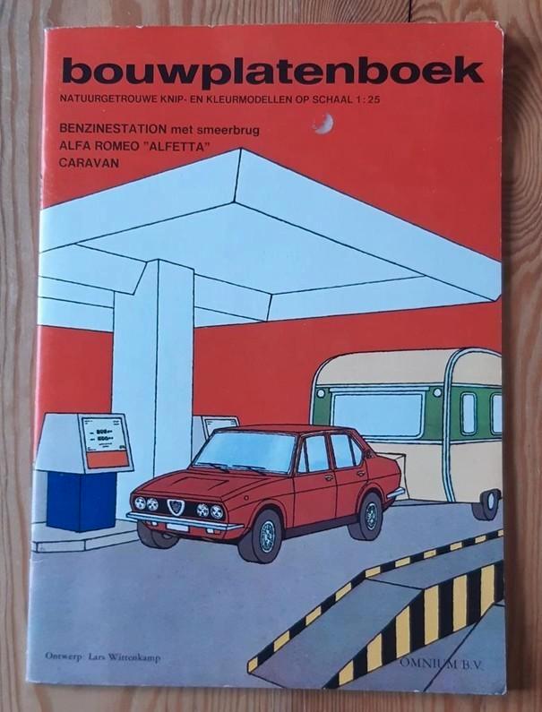 Bouwplatenboek Benzine Station, Alfa Romeo, Caravan, 1977, Hobby en Vrije tijd, Modelbouw | Auto's en Voertuigen, Nieuw, Overige typen