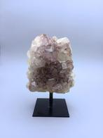 Ruwe Amethistcluster – 817 gram – Inclusief standaard – €35, Ophalen of Verzenden, Mineraal