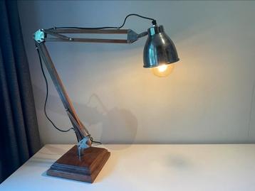 Bureaulamp hout verstelbare arm beschikbaar voor biedingen