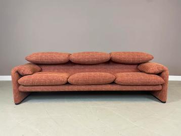 Cassina Maralunga 3 zits bank Vico Magistretti beschikbaar voor biedingen