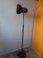 Retro Bruine Staande Lamp - Vintage Stijl, Huis en Inrichting, Lampen | Vloerlampen, Ophalen, Gebruikt, 100 tot 150 cm, Metaal