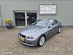 BMW 3-serie Coupé E92 330xi High Executive, Auto's, BMW, Automaat, Lichtsensor, 1800 kg, Zwart