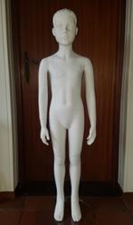 Leuke paspop van een jongen op ronde glazen voet (H= 132 cm), Ophalen