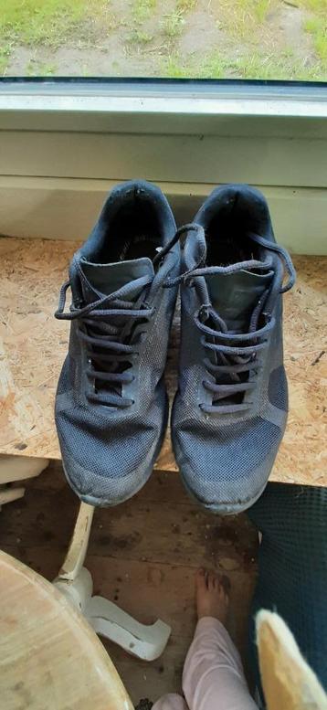 Nike sneakers zwart beschikbaar voor biedingen