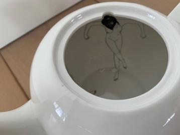 Pols potten theepot ‘Undressed’ beschikbaar voor biedingen
