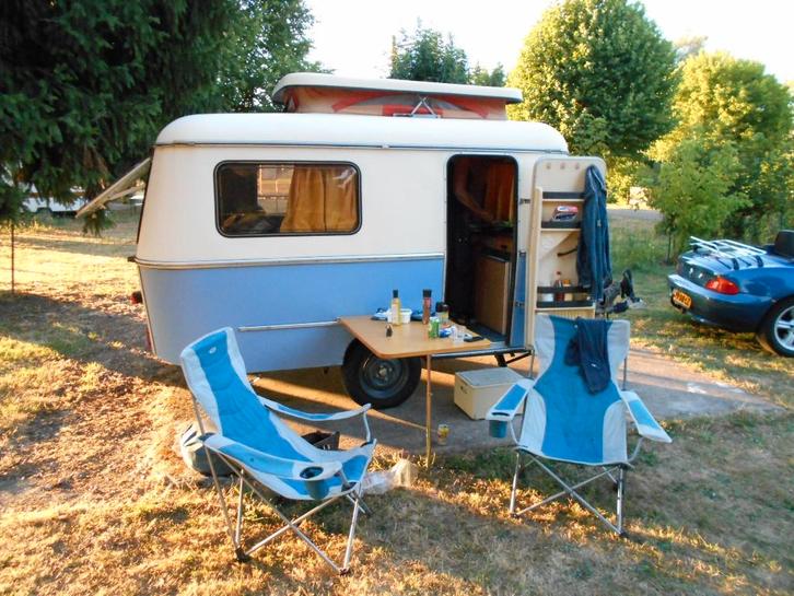 (H)eerlijke Eriba PAN gerestaureerde vintage caravan, Caravans en Kamperen, Caravans, Particulier, tot en met 2, 500 - 750 kg