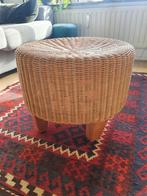 Rotan poef bijzettafel plantentafel, Huis en Inrichting, Tafels | Bijzettafels, Overige materialen, Minder dan 45 cm, Rond, Vintage