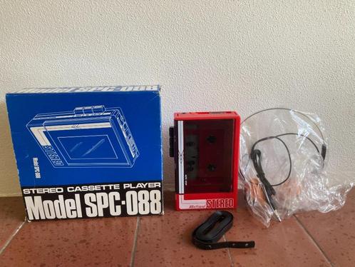 Vintage origineel eighties walkman + koptelefoontje in doos, Audio, Tv en Foto, Walkmans, Discmans en Minidiscspelers, Walkman