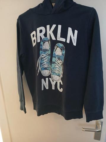  donker blauwe trui met schoenen er op maat 158/164 beschikbaar voor biedingen