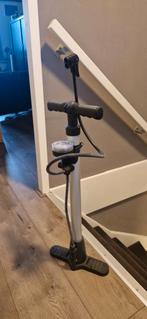 Fietspomp met drukmeter - Gebruikt, Ophalen of Verzenden, Drukmeter, Gebruikt