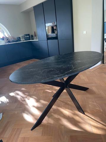 Ovaal zwarte eetkamertafel marmer metalen poot kas20 beschikbaar voor biedingen