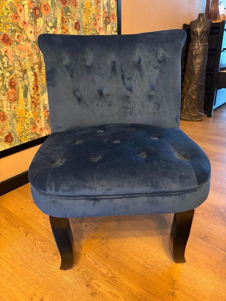 Mooi koningsblauw stoeltje, Huis en Inrichting, Stoelen, Zo goed als nieuw, Eén, Hout, Stof, Blauw, Ophalen
