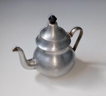 Aluminium theepot jaren 50-60 beschikbaar voor biedingen