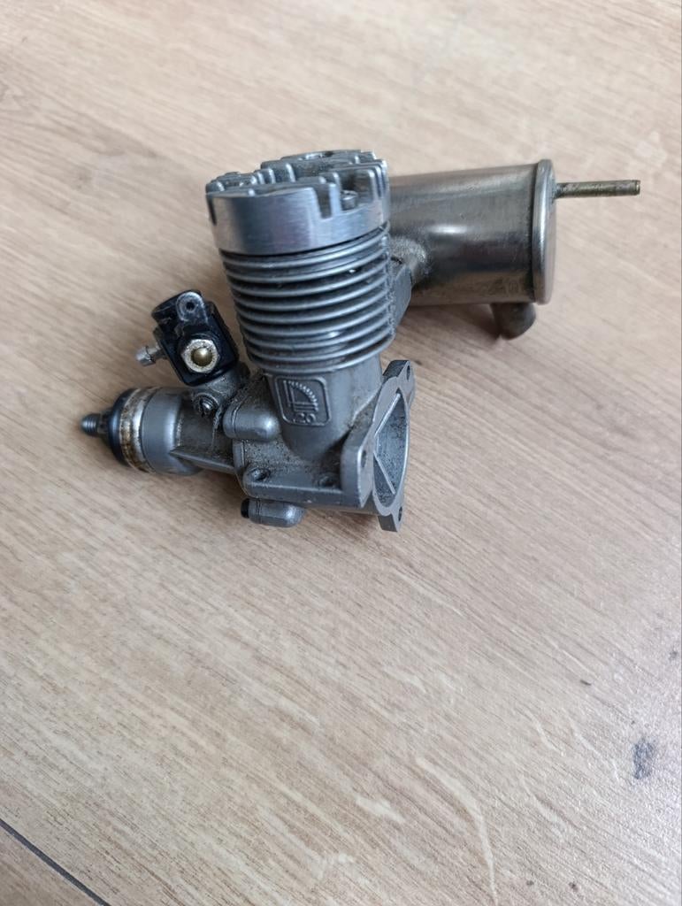 Helmut Bernhardt RC Nitro motor Vintage, Ophalen of Verzenden