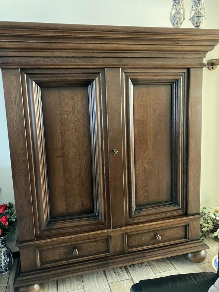 Grote kast, Huis en Inrichting, Kasten | Buffetkasten, Zo goed als nieuw, 200 cm of meer, 25 tot 50 cm, Ophalen