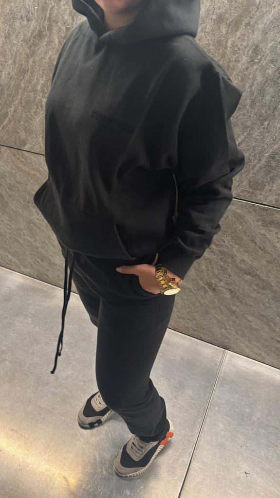 Essentials gehele trainingspakken, Kleding | Dames, Huispakken, Zo goed als nieuw, Maat 38/40 (M), Overige kleuren, Ophalen of Verzenden