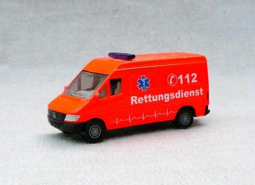 Siku 0804 0805 Mercedes Sprinter 112 Rettungsdienst 1/65., Hobby en Vrije tijd, Modelauto's | Overige schalen, Gebruikt, Bus of Vrachtwagen