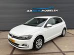 Volkswagen Polo 1.0 TSI Comfortline PARKEER SENSOREN/ NAVI, Voorwielaandrijving, Gebruikt, 95 pk, Met garantie (alle)