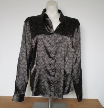 Nr.173: Glans Satijn blouse met print van Kim Kara maat L -  beschikbaar voor biedingen
