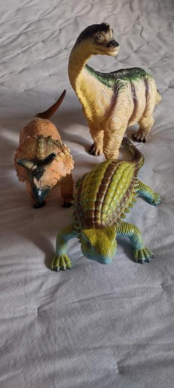 3 grote Dinos  beschikbaar voor biedingen