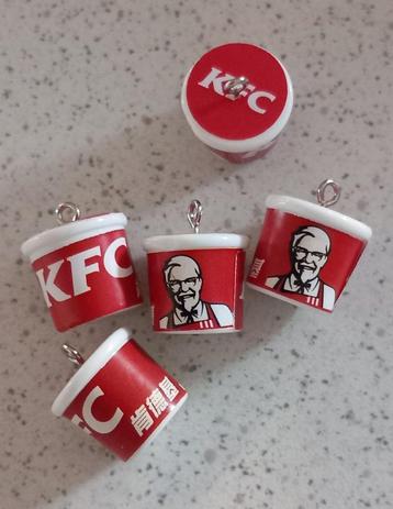 KFC bucket bedels "nieuw"   beschikbaar voor biedingen