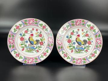 Chinees porselein famille rose hanen borden 2x  beschikbaar voor biedingen
