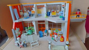 Playmobil set groot Ziekenhuis 11 poppetjes veel accessoires beschikbaar voor biedingen