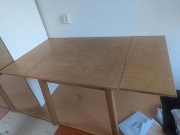 houten tafel uitschuifbaar beschikbaar voor biedingen