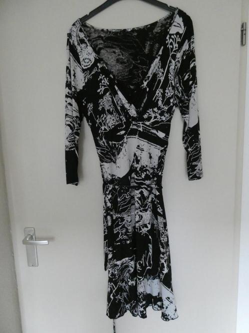 Zwart-witte overslagjurk, driekwart mouw, knielengte, mt M, Kleding | Dames, Jurken, Gedragen, Maat 38/40 (M), Overige kleuren