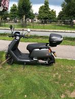 2 persoons bromscooter, grijs, Z.G.A.N., Ophalen, Gebruikt, Maximaal 45 km/u, Elektrisch