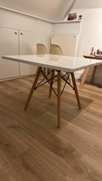 Eames kinderstoelen en kindertafel, Kinderen en Baby's, Kinderkamer | Tafels en Stoelen, Ophalen, Gebruikt, Tafel(s) en Stoel(en)