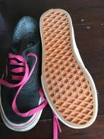 VANS of the Wall leren gympen antraciet zwart maat 32,5 DB, Gebruikt, Schoenen, Ophalen of Verzenden, Vans