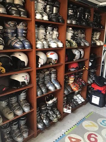 Verkoop uit een grote partij skischoenen bijna alle maten beschikbaar voor biedingen