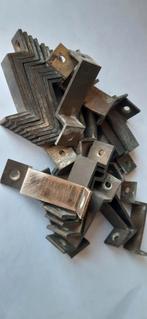 26 Platte traproede bevestigings hoeken messing art deco, Ophalen of Verzenden, Minder dan 50 mm