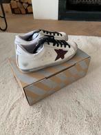 Super leuke Golden Goose maat 38 met Bordeaux rode ster, Nieuw, Ophalen of Verzenden, Sneakers of Gympen, Rood