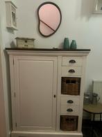 Wandkastje met kapstok mogelijkheid, Antiek en Kunst, Antiek | Meubels | Kasten, Ophalen of Verzenden