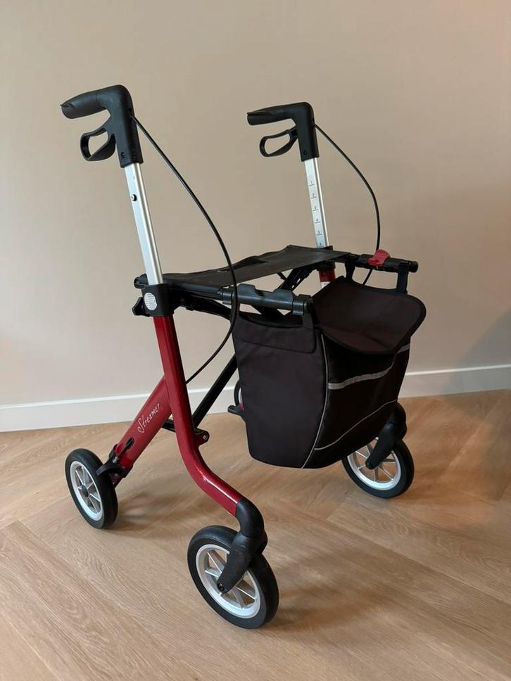 Rollator Rehasanse Streamer rood maat L, Diversen, Rollators, Gebruikt, Lichtgewicht, Opvouwbaar, Ophalen