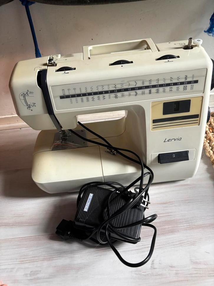 Lervia naaimachine, Hobby en Vrije tijd, Naaimachines en Toebehoren, Gebruikt, Naaimachine, Overige merken, Ophalen of Verzenden