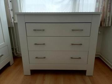 Commode bopita in hele goede staat  beschikbaar voor biedingen