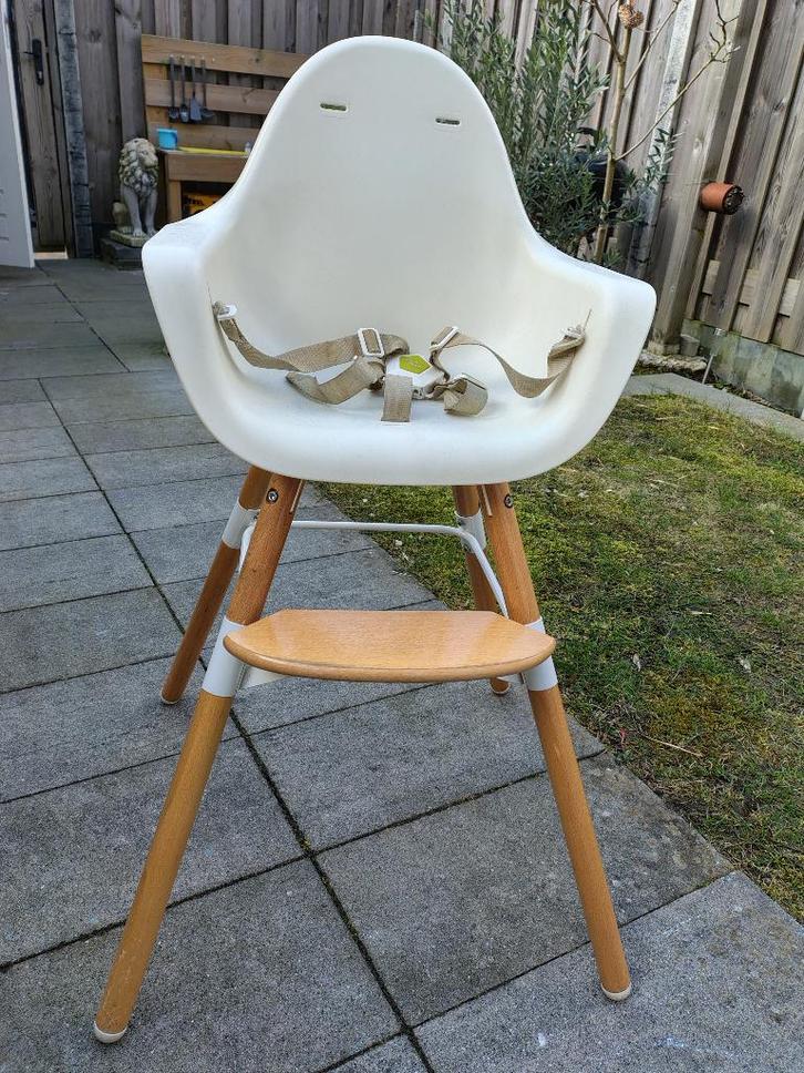 Childwood Kinderstoel met rockerbars, Kinderen en Baby's, Kinderstoelen, Gebruikt, Meegroeistoel, Aanschuifbaar, Afneembaar eetblad